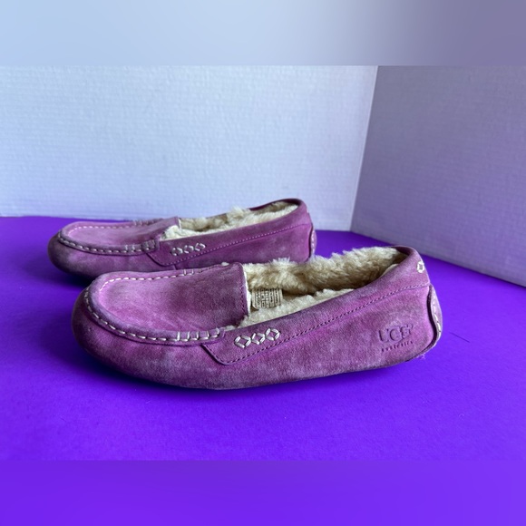 REDUCED!!!   Ugg Pink Ansley Shearling Slippers Moccasins Size 5.5 - Picture 1 of 6